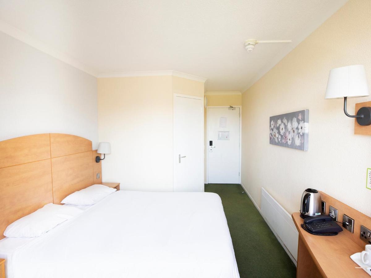 Campanile Milton Keynes - Fenny Stratford Hotel Exterior foto